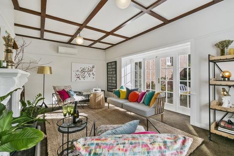 Photo of property in 323 The Terrace, Te Aro, Wellington, 6011