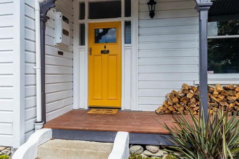 Photo of property in 43 Rhodes Street, Waimate, 7924