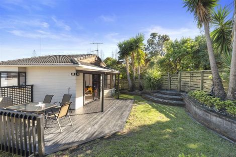 Photo of property in 3/43-53 Chivalry Road, Glenfield, Auckland, 0629