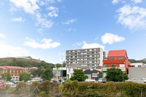 Photo of property in 4/3 Kelvin Grove, Te Aro, Wellington, 6011