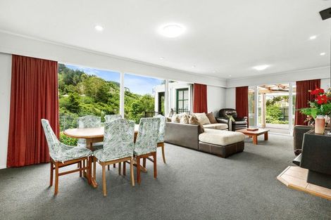 Photo of property in 33 Chester Road, Tawa, Wellington, 5028