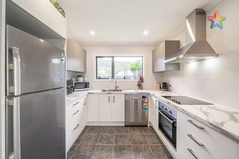 Photo of property in 1128a High Street, Taita, Lower Hutt, 5011