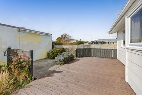 Photo of property in 8 Hughson Place, Opunake, 4616