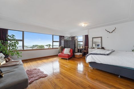 Photo of property in 14 Barrett Street, Westown, New Plymouth, 4310