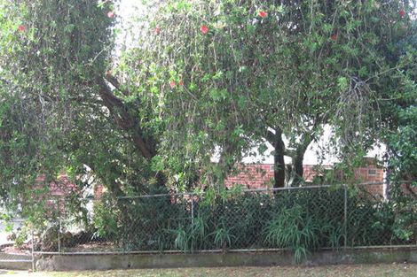 Photo of property in 1 Ashbourne Place, Glendene, Auckland, 0602