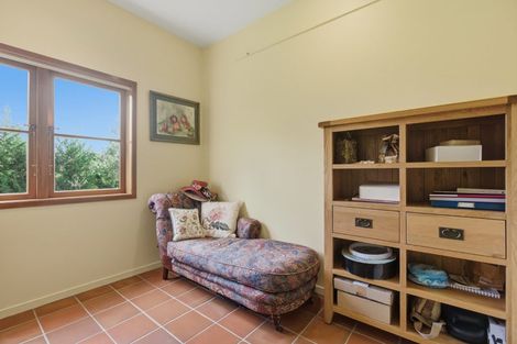 Photo of property in 1a Ngapeke Road, Welcome Bay, Tauranga, 3175