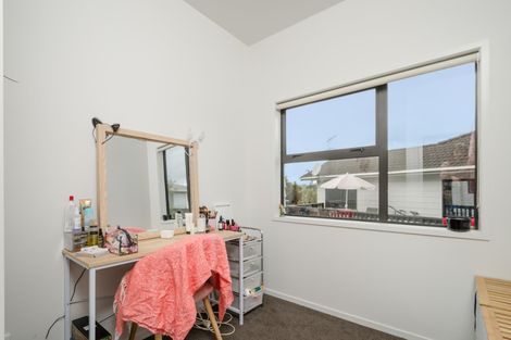 Photo of property in 8 Landow Place, Henderson, Auckland, 0612