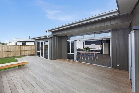 Photo of property in 5 Picadilly Avenue, Casebrook, Christchurch, 8051