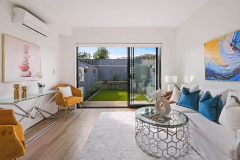 Photo of property in 7 Waru Lane, Te Atatu Peninsula, Auckland, 0610