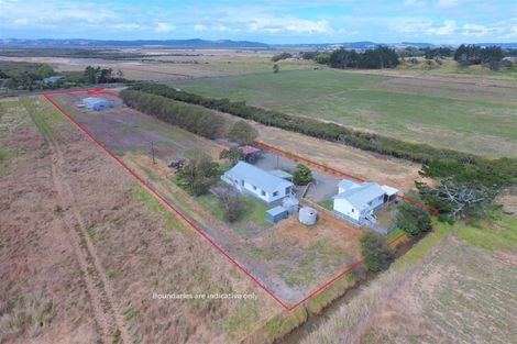 Photo of property in 323 South Head Road, South Head, Helensville, 0874