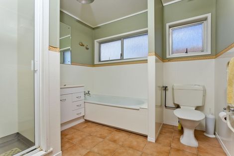 Photo of property in 1/11 Bayview Road, Hauraki, Auckland, 0622