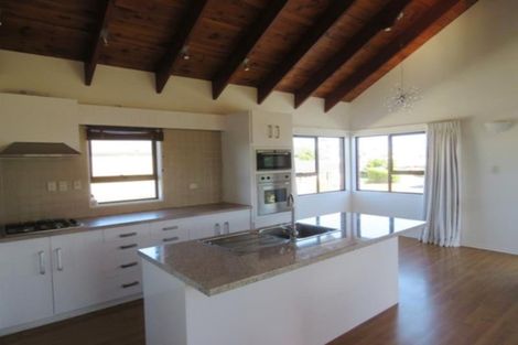 Photo of property in 19 Kellyville Heights, Merrilands, New Plymouth, 4312