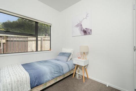 Photo of property in 8 Landow Place, Henderson, Auckland, 0612