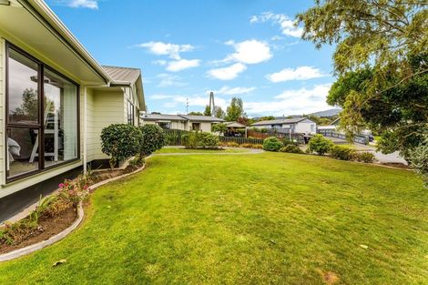 Photo of property in 42 Delaware Grove, Totara Park, Upper Hutt, 5018