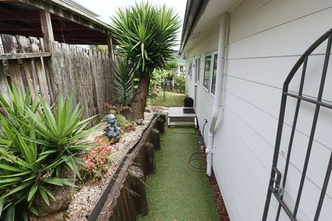 Photo of property in 2/39 Bayview Road, Bayview, Auckland, 0629