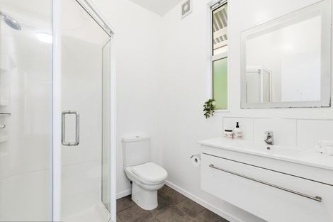 Photo of property in 2/39 Onslow Road, Khandallah, Wellington, 6035