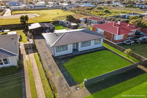Photo of property in 6 Grenville Street, Levin, 5510