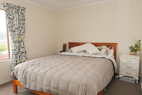Photo of property in 31 Penryn Drive, Camborne, Porirua, 5026