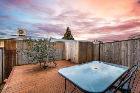 Photo of property in 37 Eileen Newey Place, Henderson, Auckland, 0612