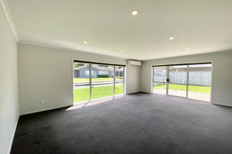 Photo of property in 4 Cory Jane Grove, Riverstone Terraces, Upper Hutt, 5018