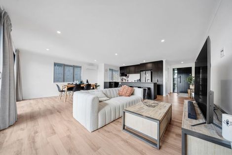 Photo of property in 13 Leathem Crescent, Pokeno, 2402