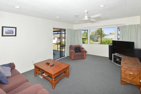 Photo of property in 28 Manaia View Road, One Tree Point, 0118