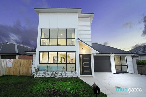 Photo of property in 1 Whekau Drive, Takanini, 2112