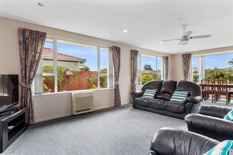 Photo of property in 16 Thistledown Place, Woolston, Christchurch, 8062
