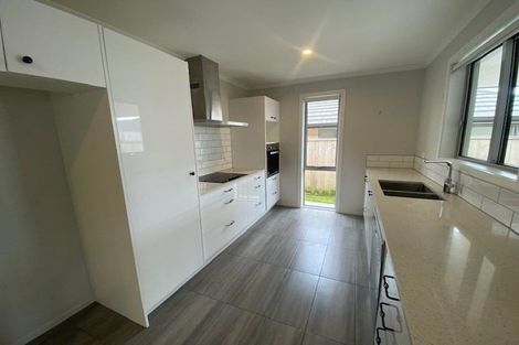 Photo of property in 11 Richardson Road, Omokoroa, 3114