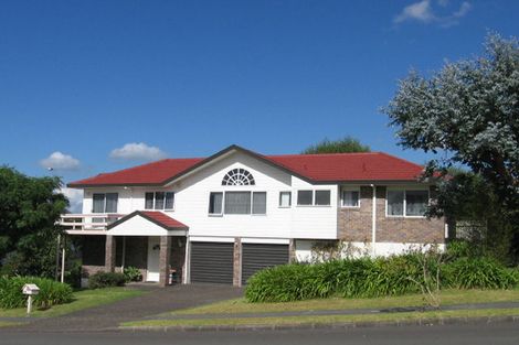 Photo of property in 1 Belleaire Court, West Harbour, Auckland, 0618