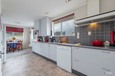 Photo of property in 37 Woolwich Close, Whitby, Porirua, 5024