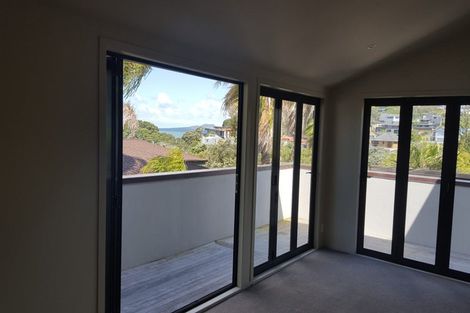 Photo of property in 1/46 Masterton Road, Rothesay Bay, Auckland, 0630