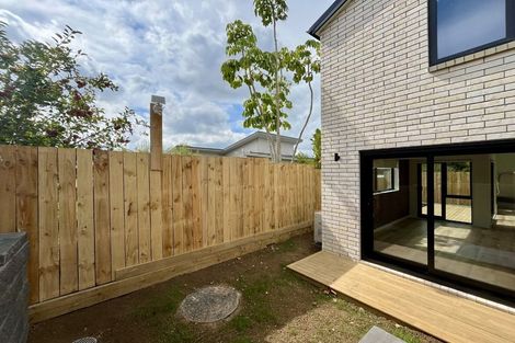 Photo of property in 98f Royal Road, Massey, Auckland, 0614