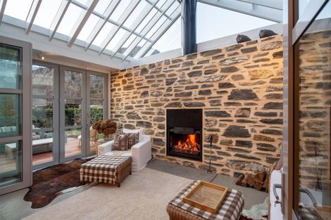 Photo of property in 32 Flynn Lane, Arrowtown, 9302