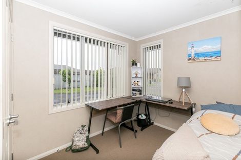 Photo of property in 20 Whitford Place, Rototuna North, Hamilton, 3210