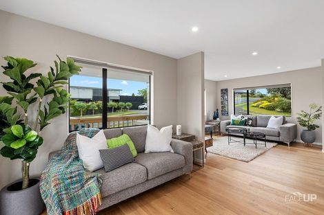 Photo of property in 168 Luckens Road, West Harbour, Auckland, 0618