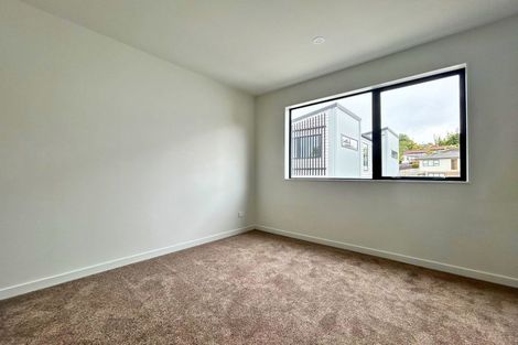 Photo of property in 23c Athena Drive, Totara Vale, Auckland, 0629