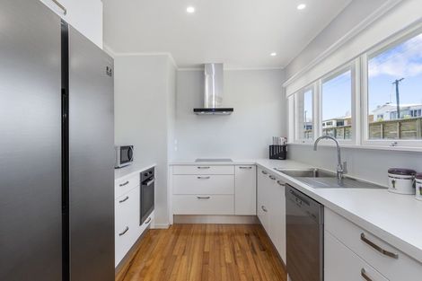 Photo of property in 46 Pitau Road, Mount Maunganui, 3116