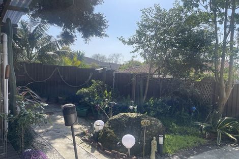 Photo of property in 1/8 Wickstead Place, Massey, Auckland, 0614