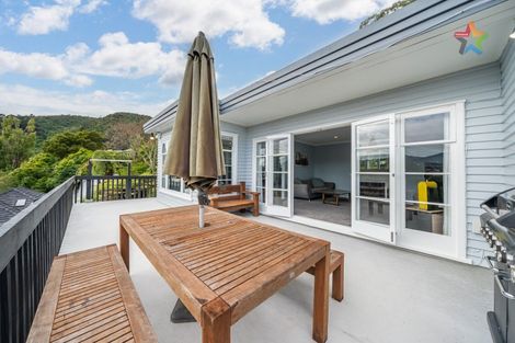 Photo of property in 27 Wyndrum Avenue, Waterloo, Lower Hutt, 5011