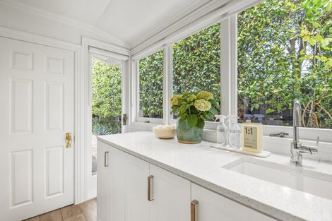 Photo of property in 49b Roland Road, Greenhithe, Auckland, 0632