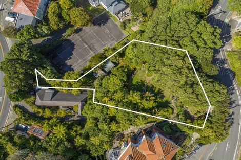 Photo of property in 26 Wadestown Road, Wadestown, Wellington, 6012