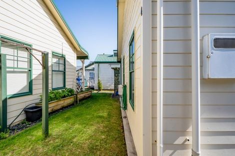 Photo of property in 4/70-76 Whiteley Street, Moturoa, New Plymouth, 4310