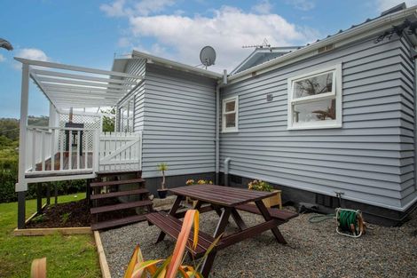 Photo of property in 50 Maungaraki Road, Korokoro, Lower Hutt, 5012