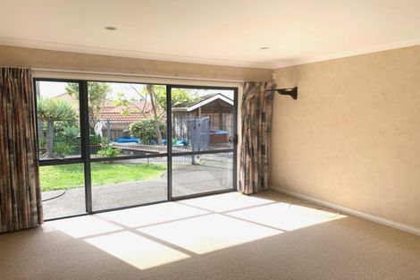 Photo of property in 21 Tumbridge Place, Somerville, Auckland, 2014