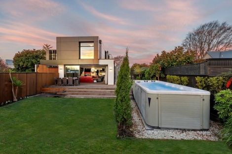 Photo of property in 8 Holmwood Road, Merivale, Christchurch, 8014