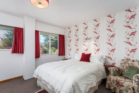 Photo of property in 385 Sawyers Arms Road, Harewood, Christchurch, 8051