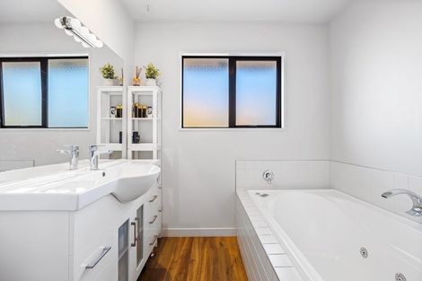 Photo of property in 17 Brookfield Drive, Northwood, Christchurch, 8051