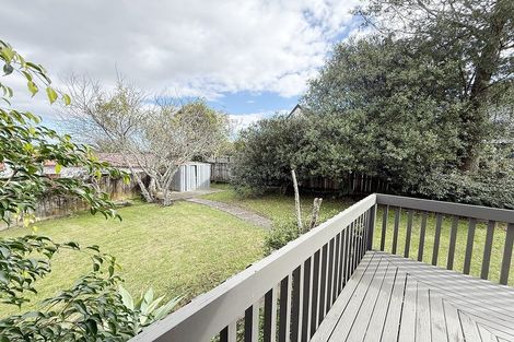 Photo of property in 9 Cambric Place, Botany Downs, Auckland, 2010