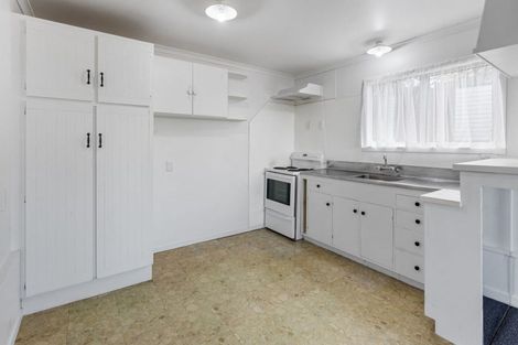 Photo of property in 10 Memorial Drive, Parahaki, Whangarei, 0112